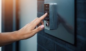 Умные замки и двери: все, что нужно знать о безопасности